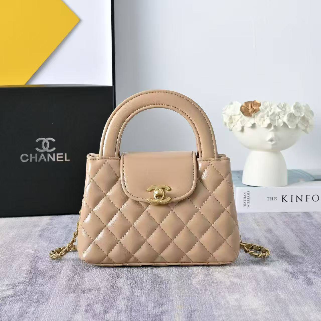 Chanel
100 dhs🇦🇪🇦🇪

Zain143
♥️♥️♥️