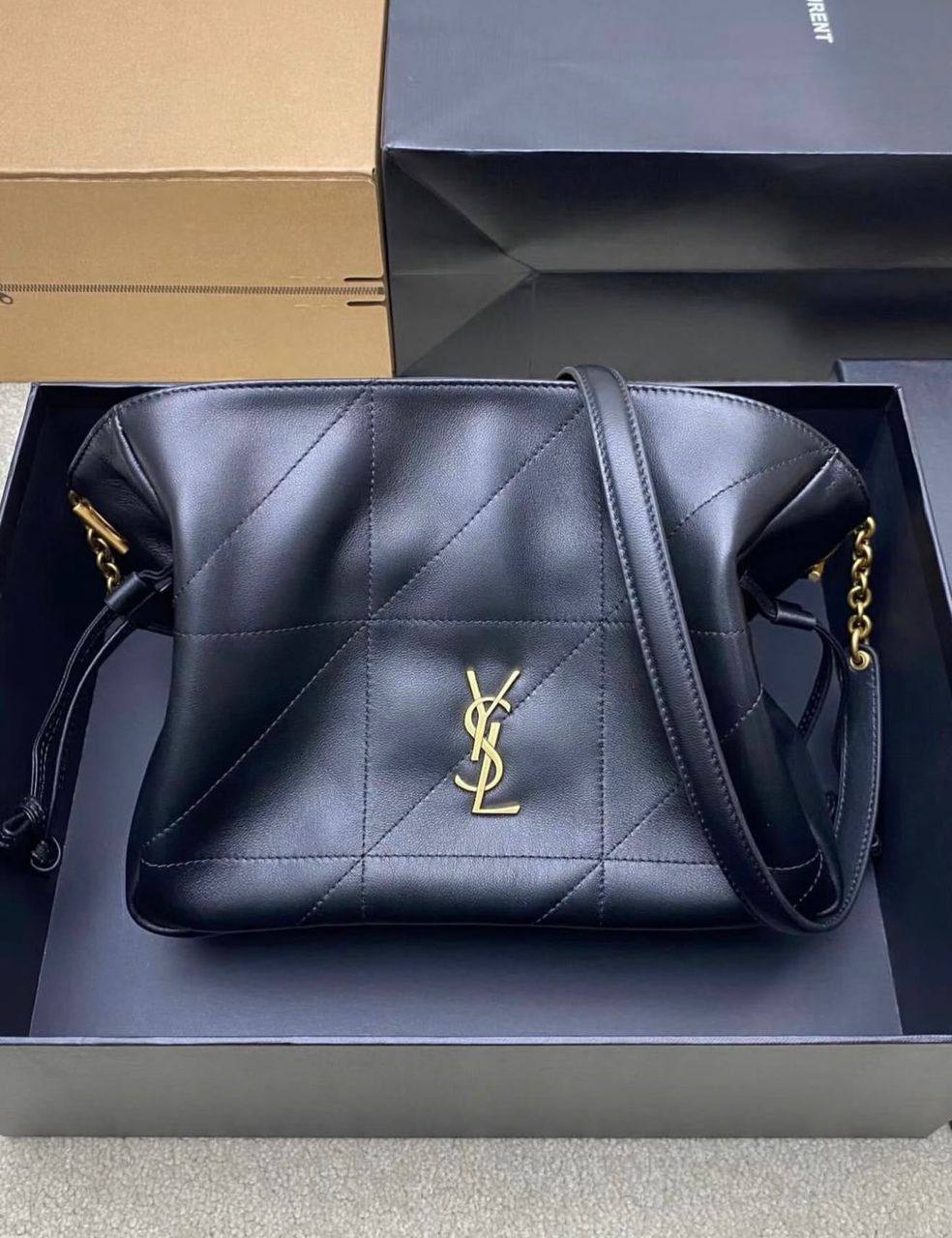 YSL
110 dhs🗽
SIZE：26×18×12.5cm
Good quality 

with box
🎁🎁🎁

Zain35
♥️♥️♥️