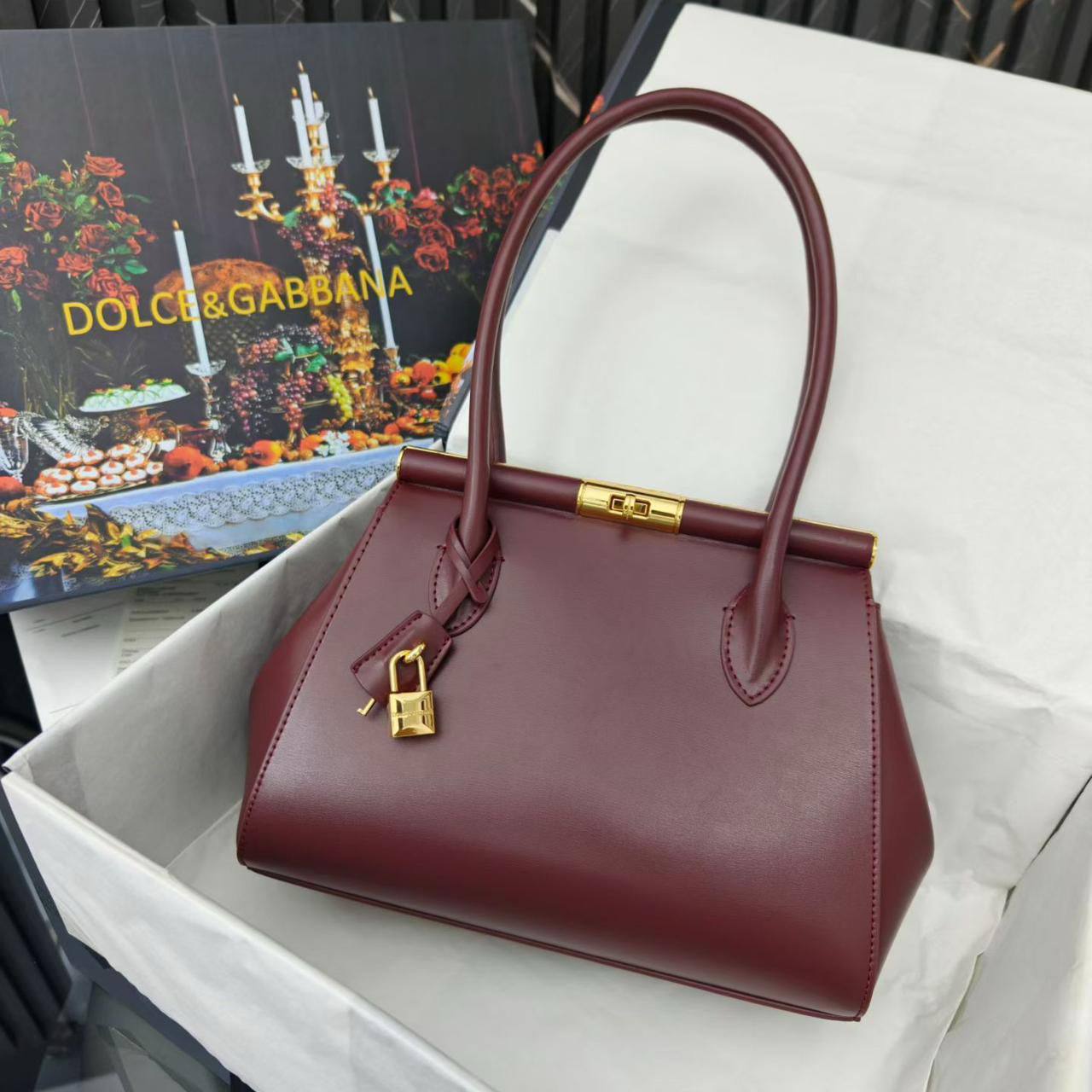 D&G
Master Bags +++
For Price 👇 WTSP Text Zain 0568585901

Zain142
♥️♥️♥️