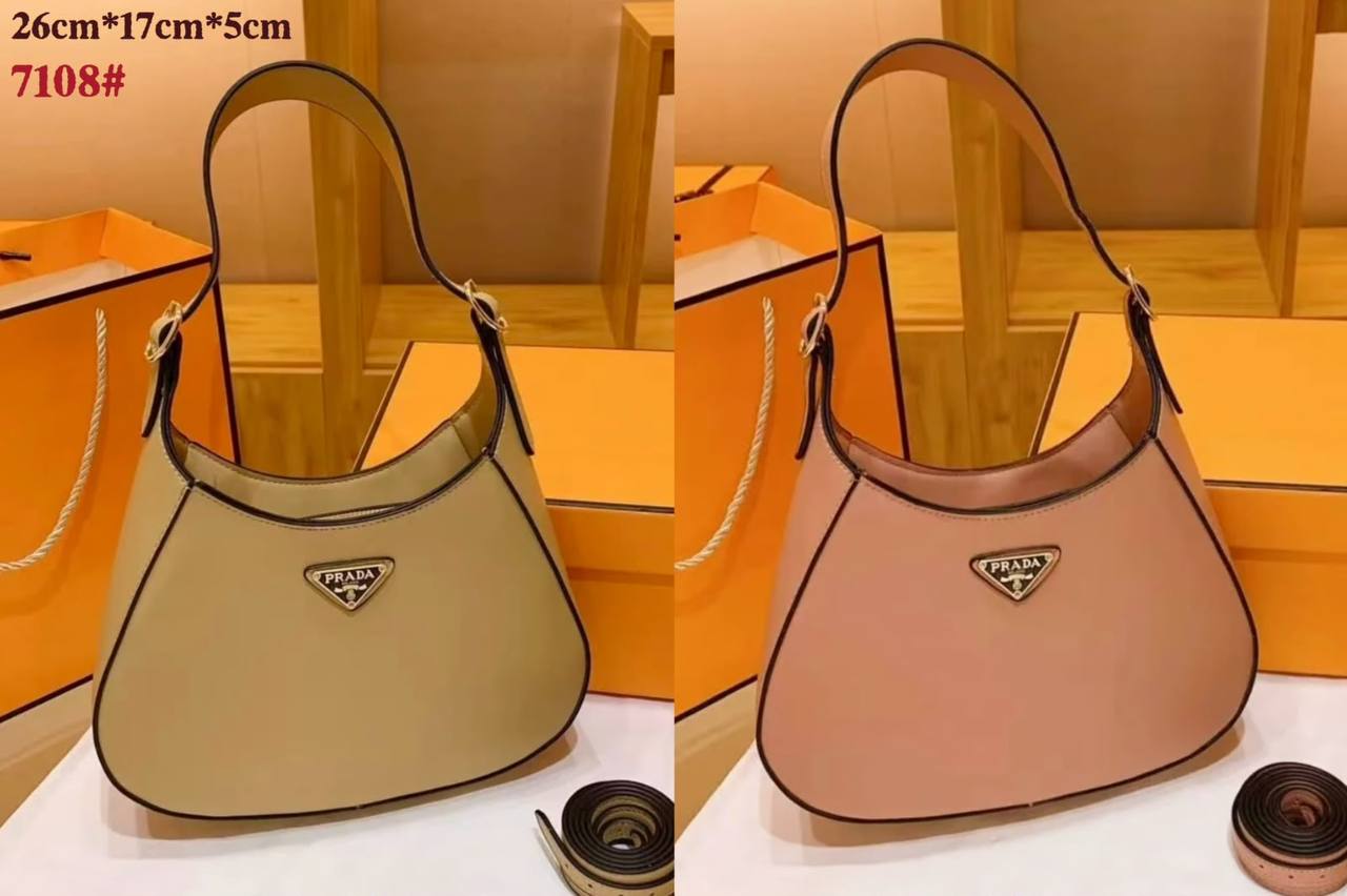 PRADA NEW CAME GOOD QUALITY WITH BOX
75 dhs🇦🇪🇦🇪

Zain295
♥️♥️♥️
