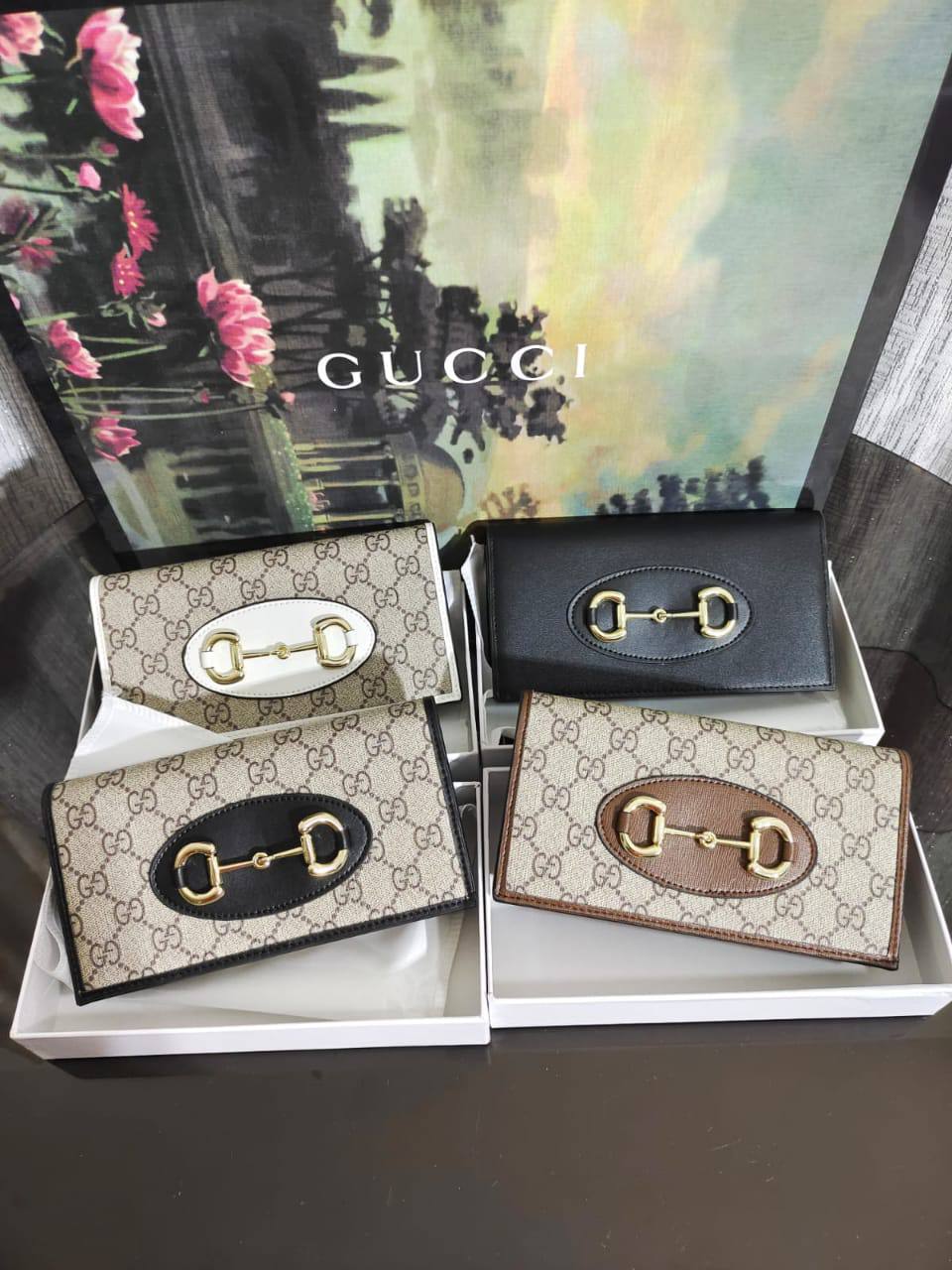 Gucci

65 dhs✅

with box
🎁🎁🎁

size 20cm

Zain26
♥️♥️♥️