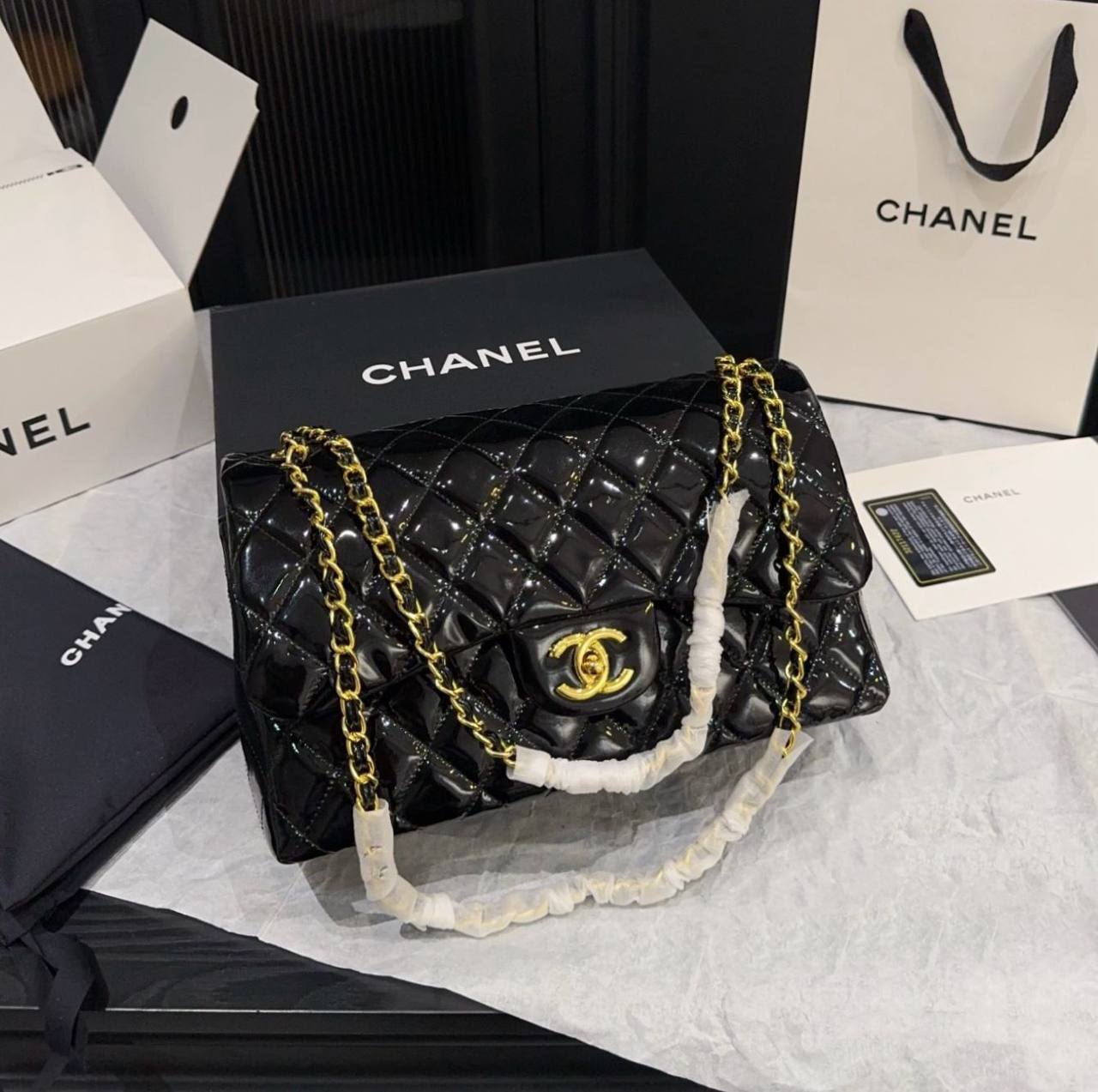 FENDI 
COPY ONE 
180 dhs✅CHANEL 

WITH BOX  
🎁🎁🎁

110 dhs✅
SIZE: 25cm

Zain39
♥️♥️♥️

Zain39
♥️♥️♥️
