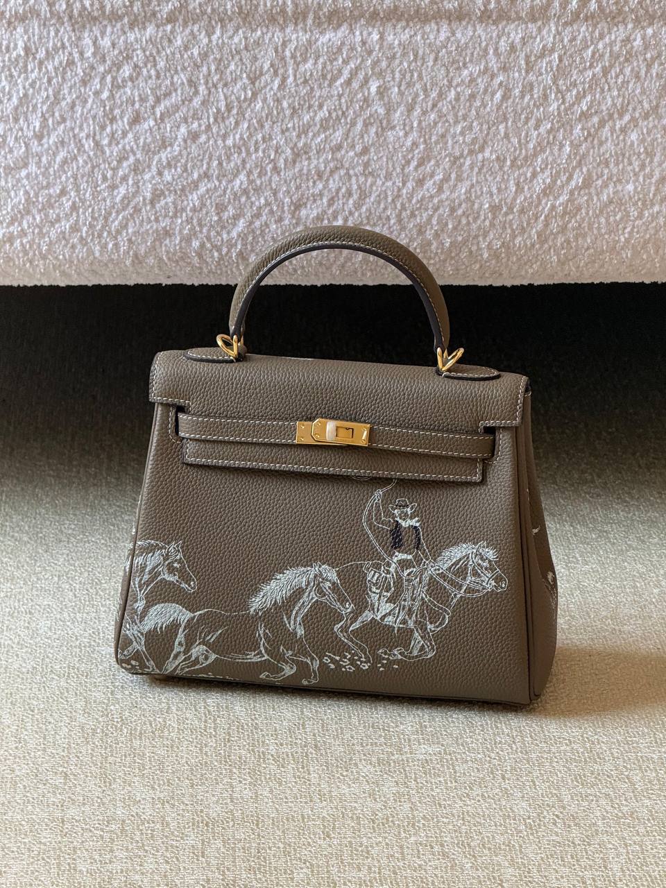 Hermes
kelly 25cm💥Master quality ✅
with box📦
🎁🎁🎁

610 dhs❣️

Zain52
♥️♥️♥️
