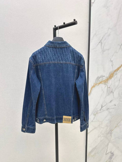 *New collections   
250 dhs🇦🇪
*good  quality  
*Sizes:S M L xl * 
*AVAILABLE NOW*🥰

Zain231
♥️♥️♥️