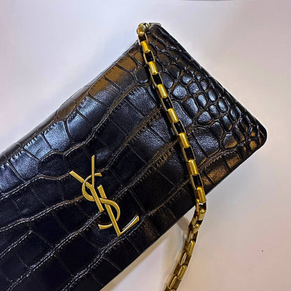 YSL
MASTER QUALITY 
WITH BOX 
230 dhs🇦🇪🇦🇪
(leather )

Zain295
♥️♥️♥️