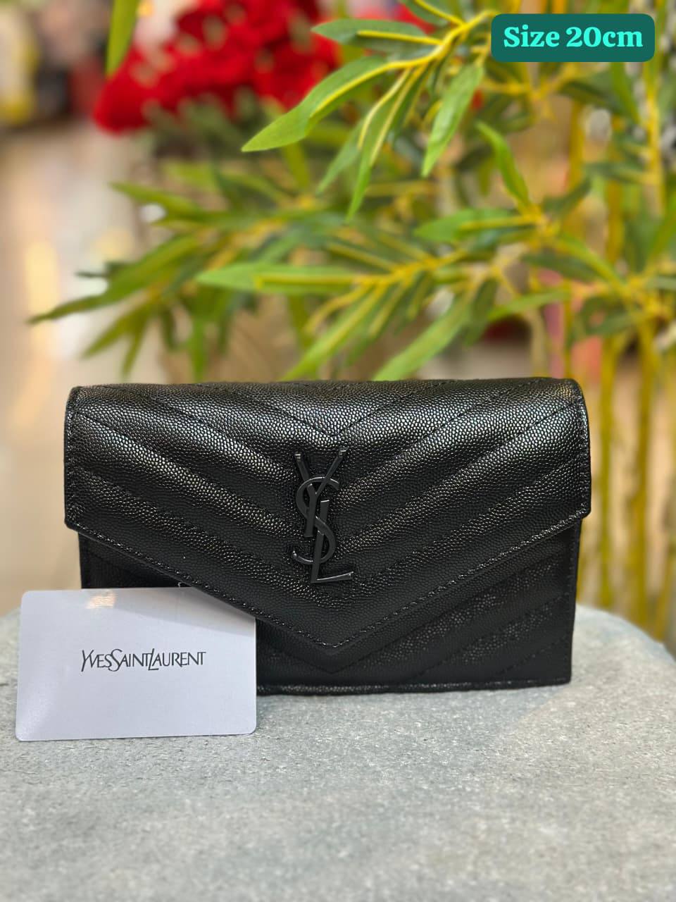 YSL
Good quality 
with box 🎁🎁🎁

85 dhs❣️

Zain186
♥️♥️♥️