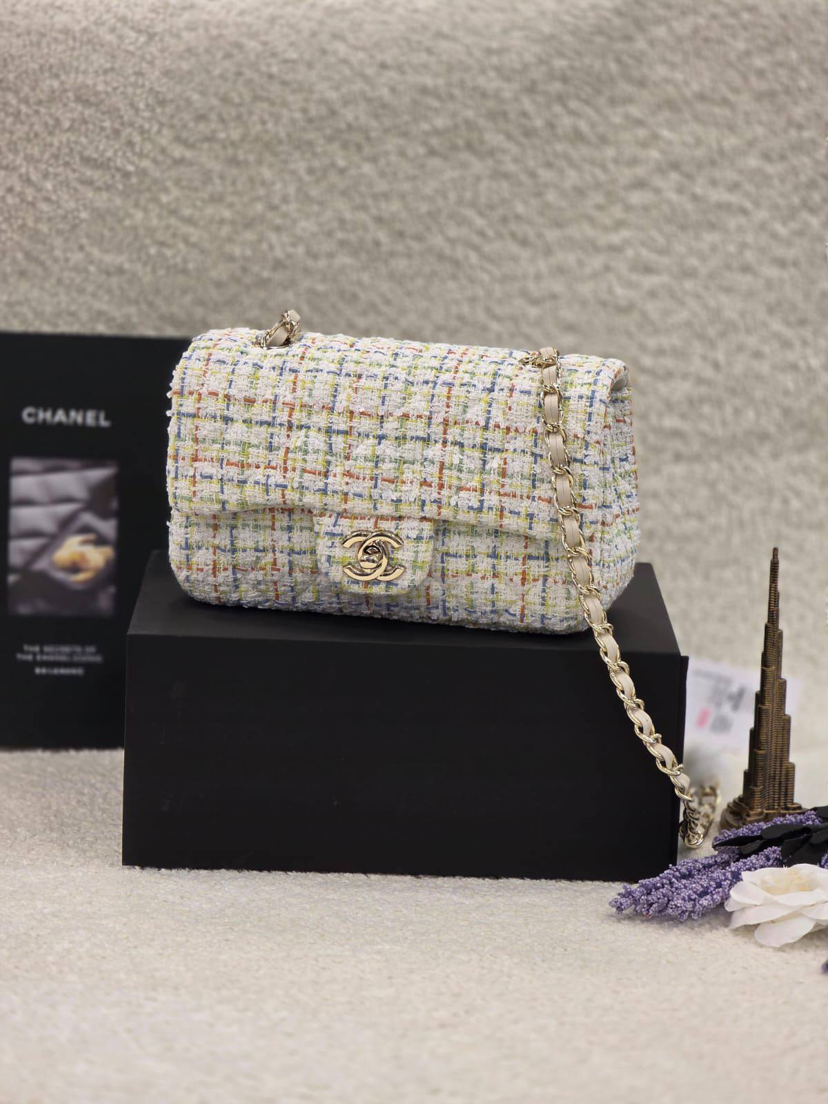 YSL 
Master
         18Cm
230 dhs🌺

Zain131
♥️♥️♥️
Chanel