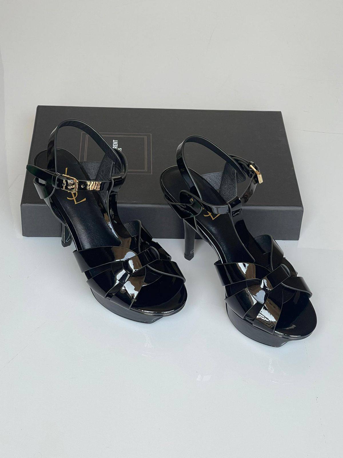 YSL 
SuperMaster Quality 💯
450 dhs❣️
Size: 36-41💥

Zain171
♥️♥️♥️