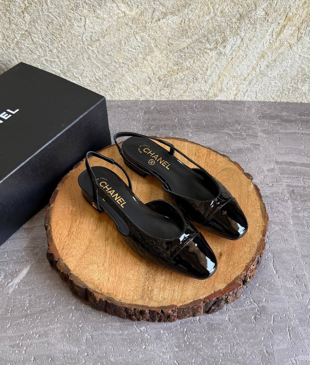 CHANEL 💫😍
SuperMaster Quality 💯
450 dhs✅
Size: 36-41 💥

Zain171
♥️♥️♥️