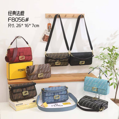 Fendi
size 26 cm 
Good quality 

90 dhs💓

with box
🎁🎁🎁

Zain278
♥️♥️♥️