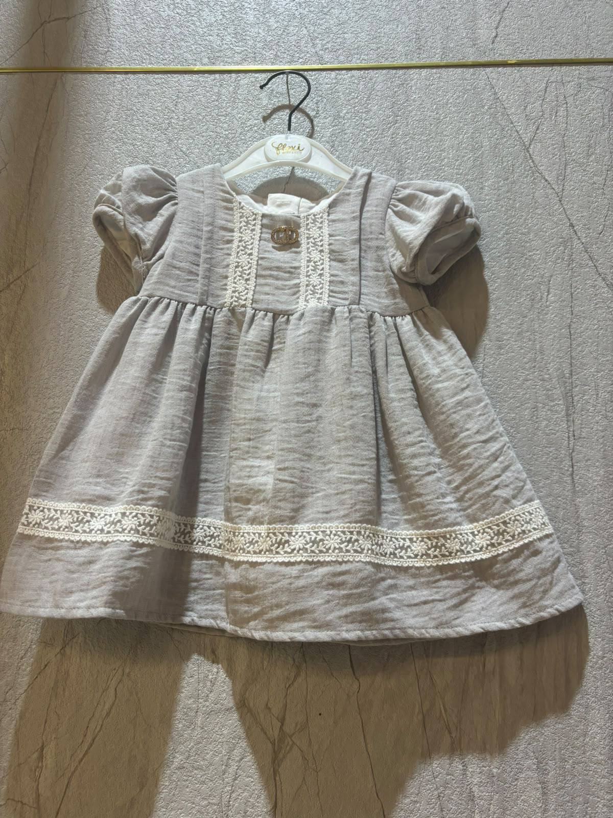 Dior

3m-6m，6m-9m，9m-12m，12m-18m，18m-24m，

100 dhs

Zain151
♥️♥️♥️