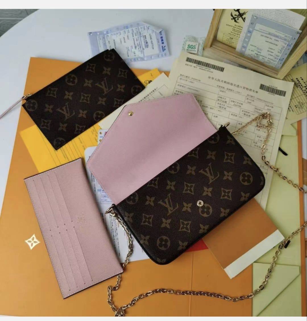 LV
withbox 
🎁🎁🎁

80 dhs❣️

Zain143
♥️♥️♥️