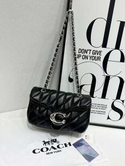 COACH 
NEW CAME GOOD QUALITY 

WITH BOX 
🎁🎁🎁

110 dhs❣️
Size: 22cm

Zain39
♥️♥️♥️