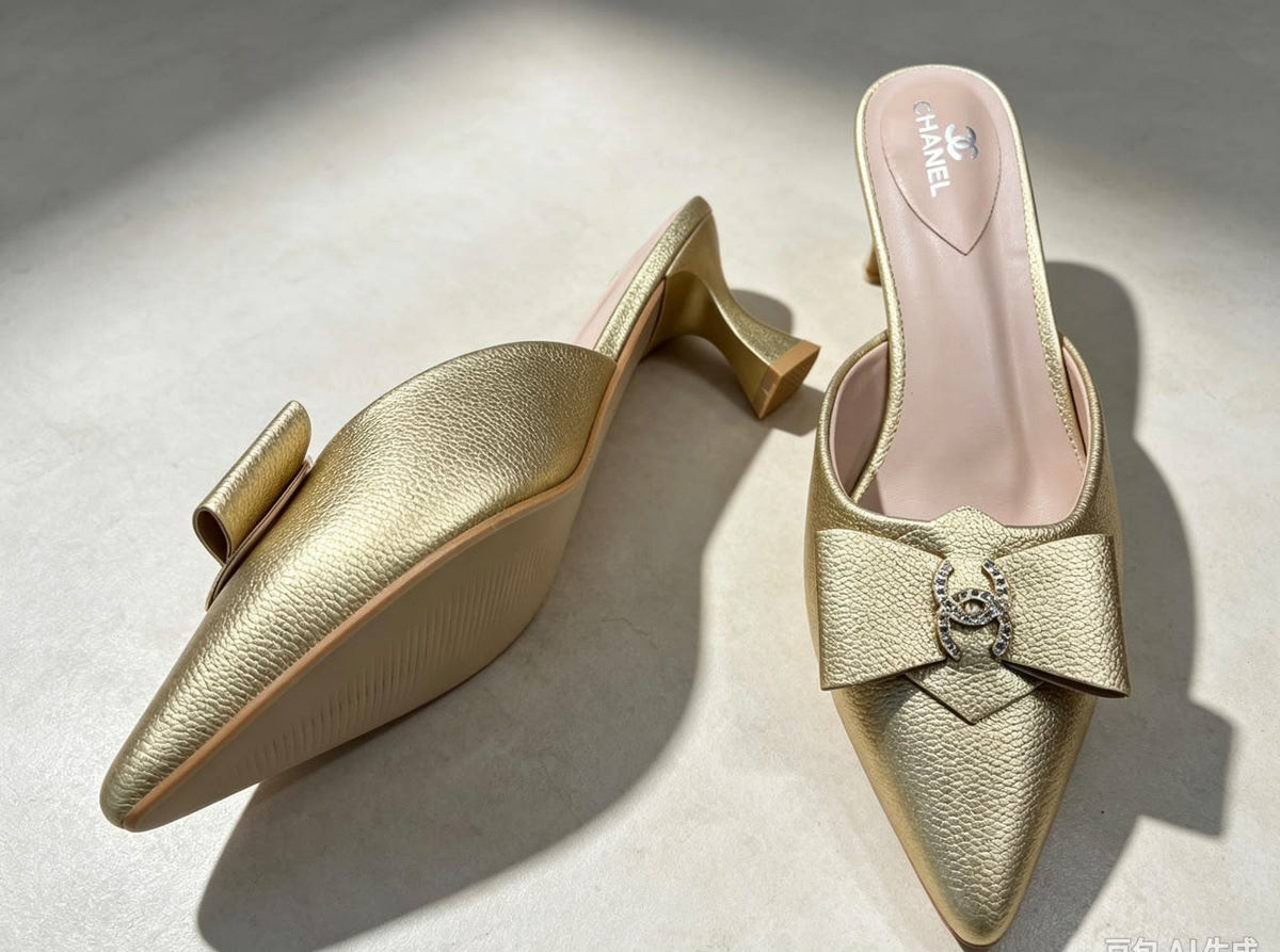 Chanel - Valentino - Miu Miu
size 36 to 41
75 dhs✅✅

Zain161
♥️♥️♥️