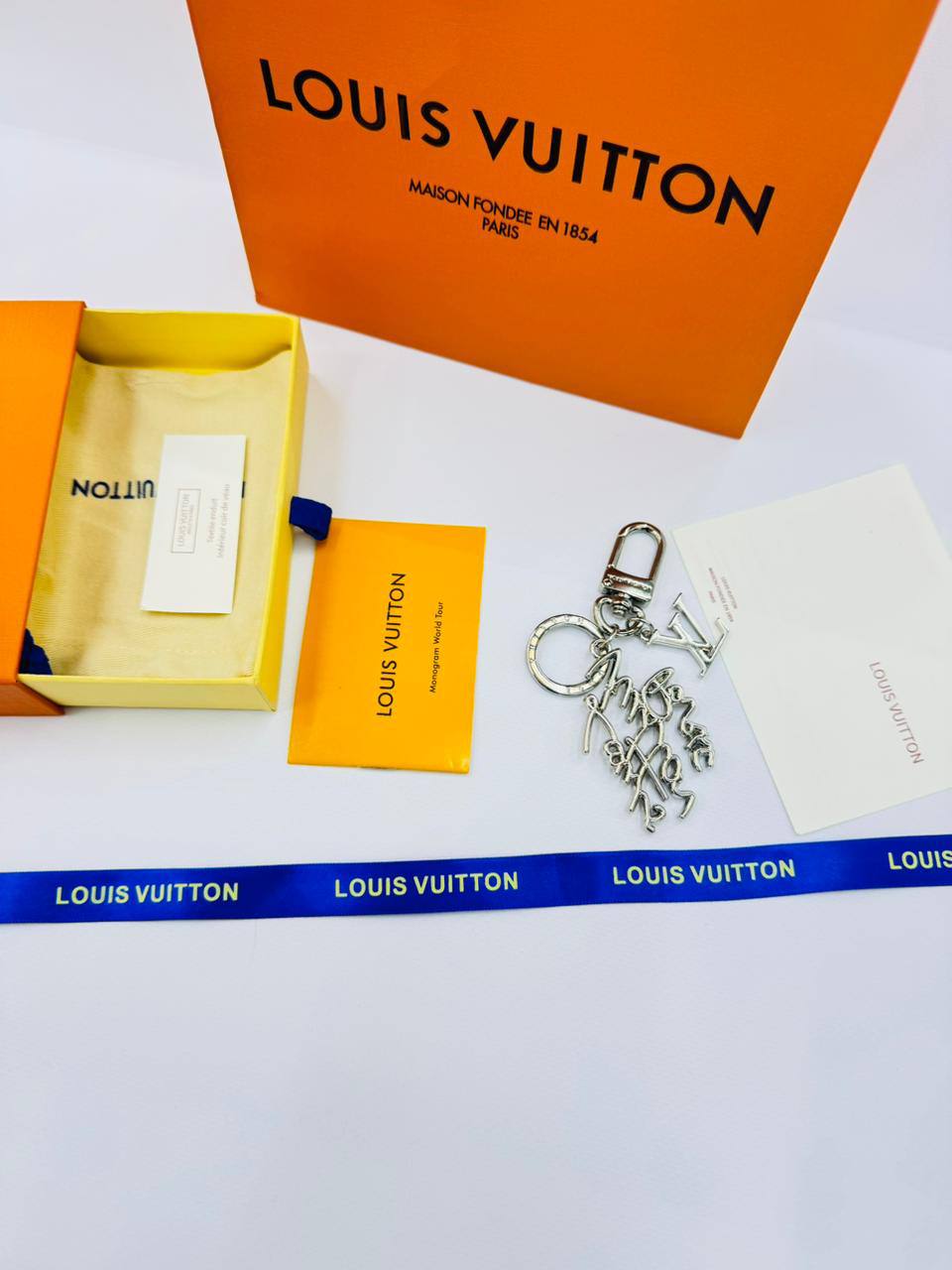 *Key Chain ❤️‍🔥*
Master quality 💯
With normal boxes 📦 
45 dhs✅
With master box 🗃️ 
70 dhs✅

Zain216
♥️♥️♥️