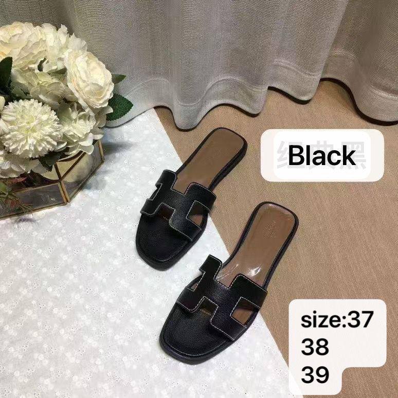 🎉Discount 💗 Dior / Hermes slipper
Limit Stock ⛔️
Size : 37-40 
70 dhs🪙💕
with box +🎁

Zain115
♥️♥️♥️