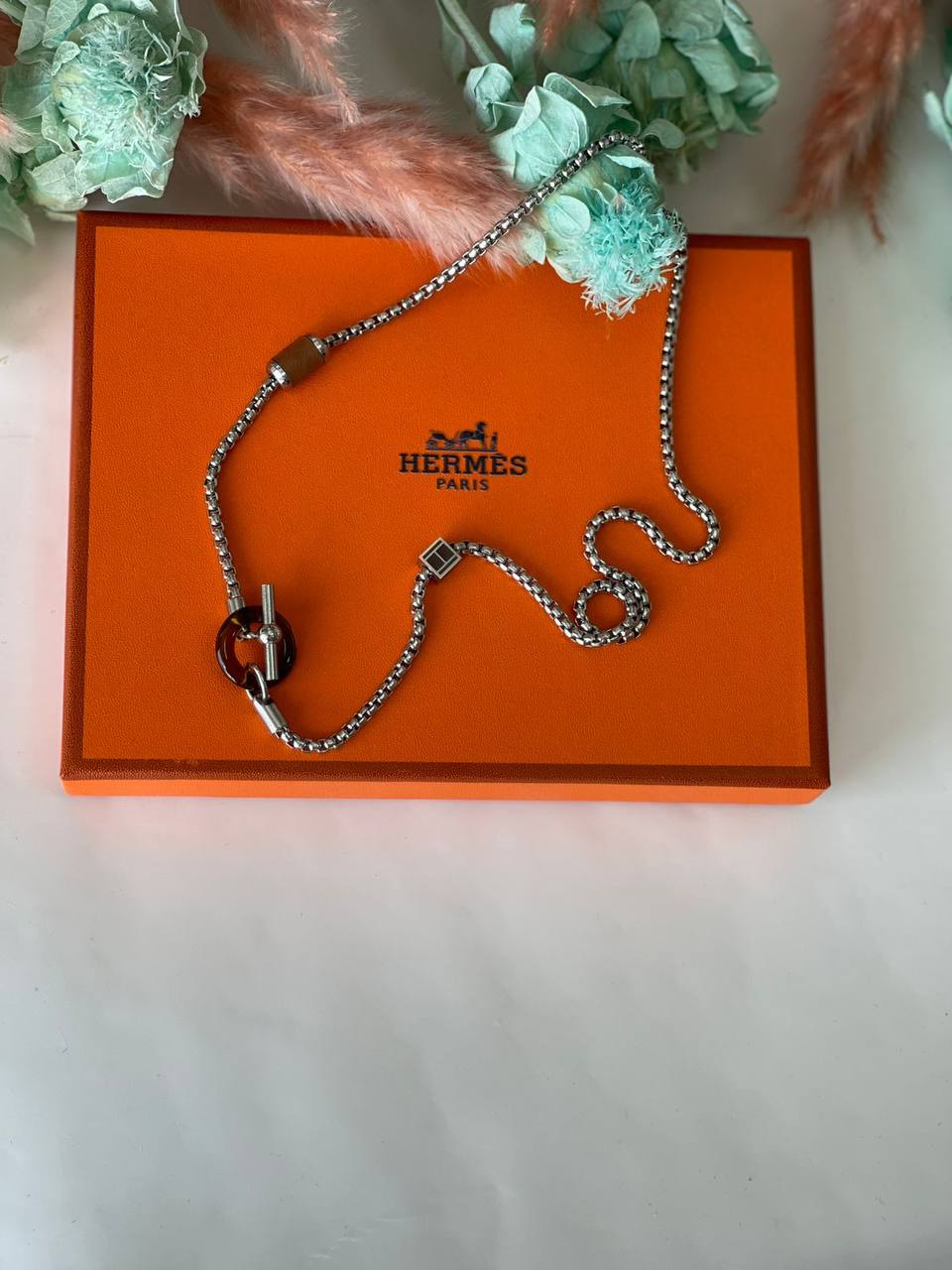 *😍Lv / Hermes😍*
*New Men necklace*
*Super master quality* 
260 dhs🪙🖤

Zain179
♥️♥️♥️