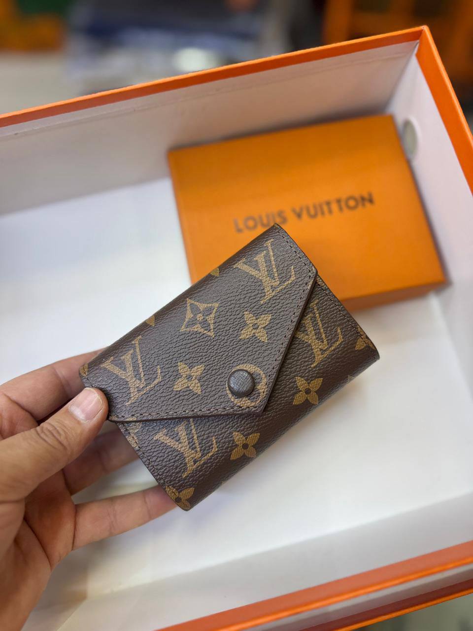 LV Ladies wallet

With box
🎁🎁🎁
30 dhs✅

Zain93
♥️♥️♥️