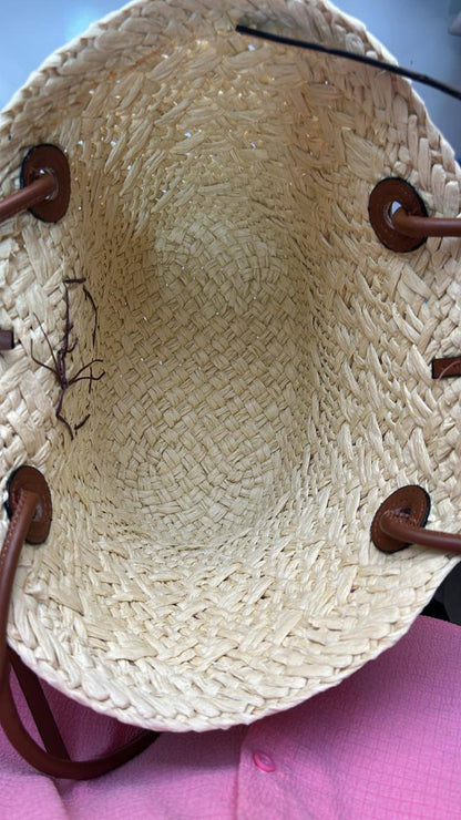 Loewe
39*25*9cm
65 dhs💓

Zain17
♥️♥️♥️