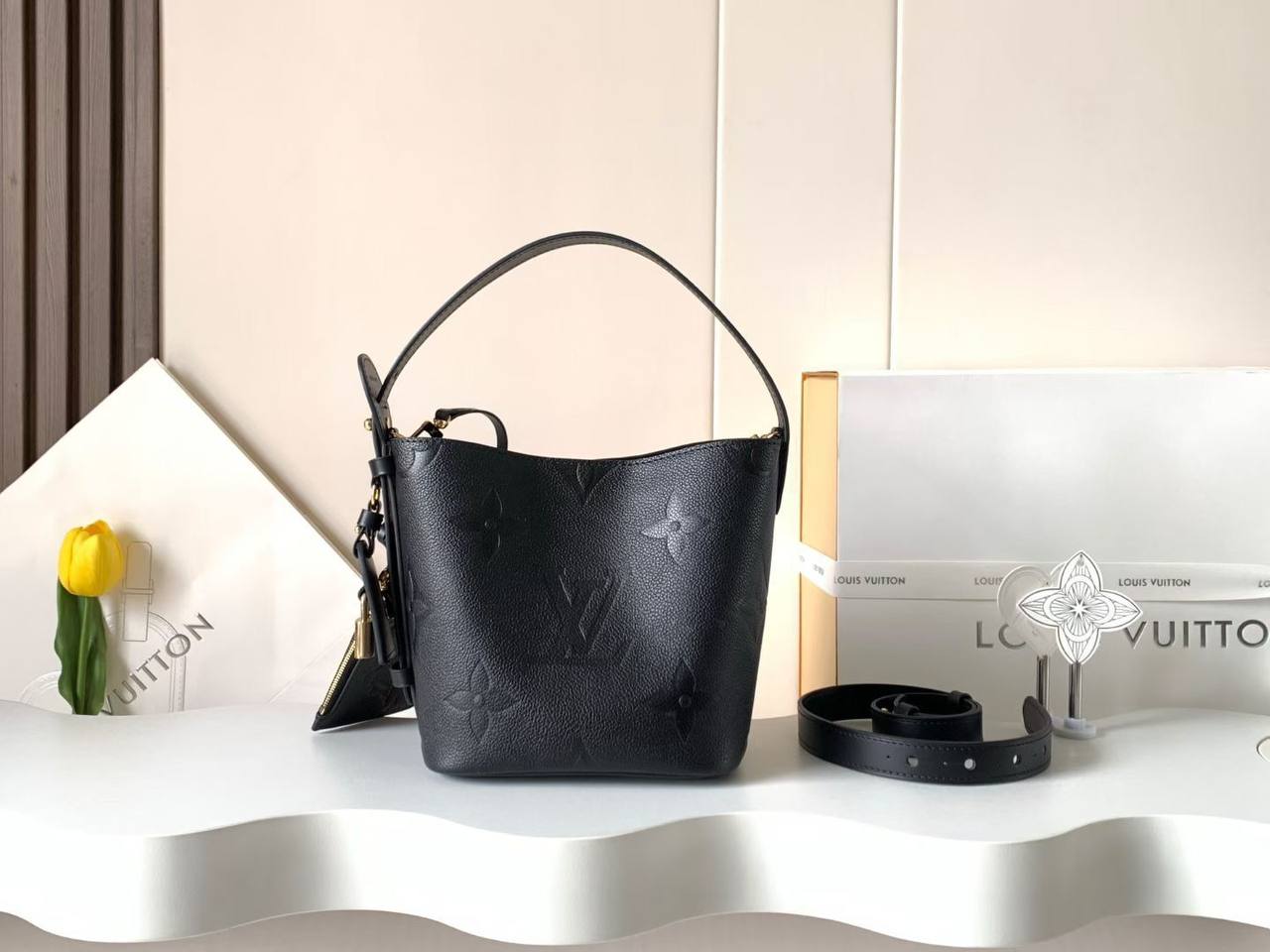 LV Master
420 dhs🪙🖤

Zain228
♥️♥️♥️