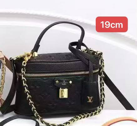 LV 
19cm 
with box 
110 dhs🇦🇪🇦🇪

Zain168
♥️♥️♥️