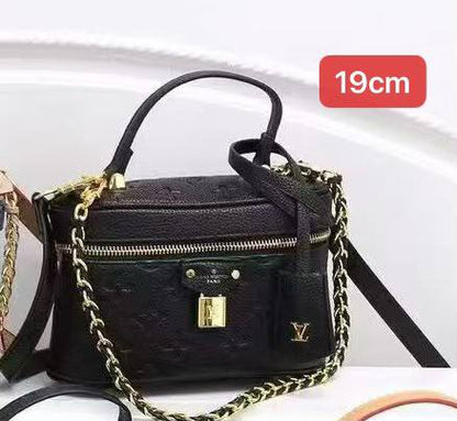 LV 
19cm 
with box 
110 dhs🇦🇪🇦🇪

Zain168
♥️♥️♥️