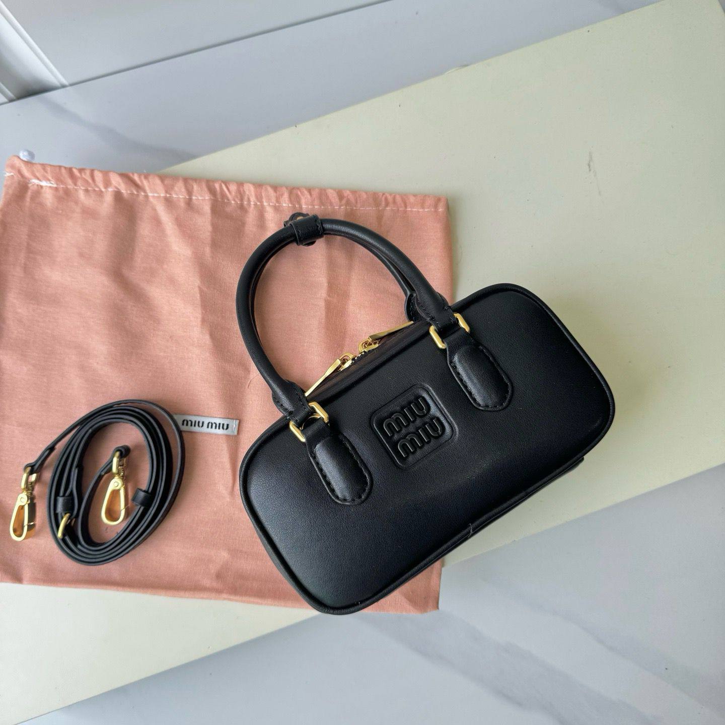 Miu Miu
Master
22cm💕 
280 dhs🌺
with Box 🗃️

Zain228
♥️♥️♥️