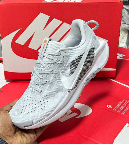 Nike
Size 40-45⚡️ 
130 dhs🗽

Zain183
♥️♥️♥️
