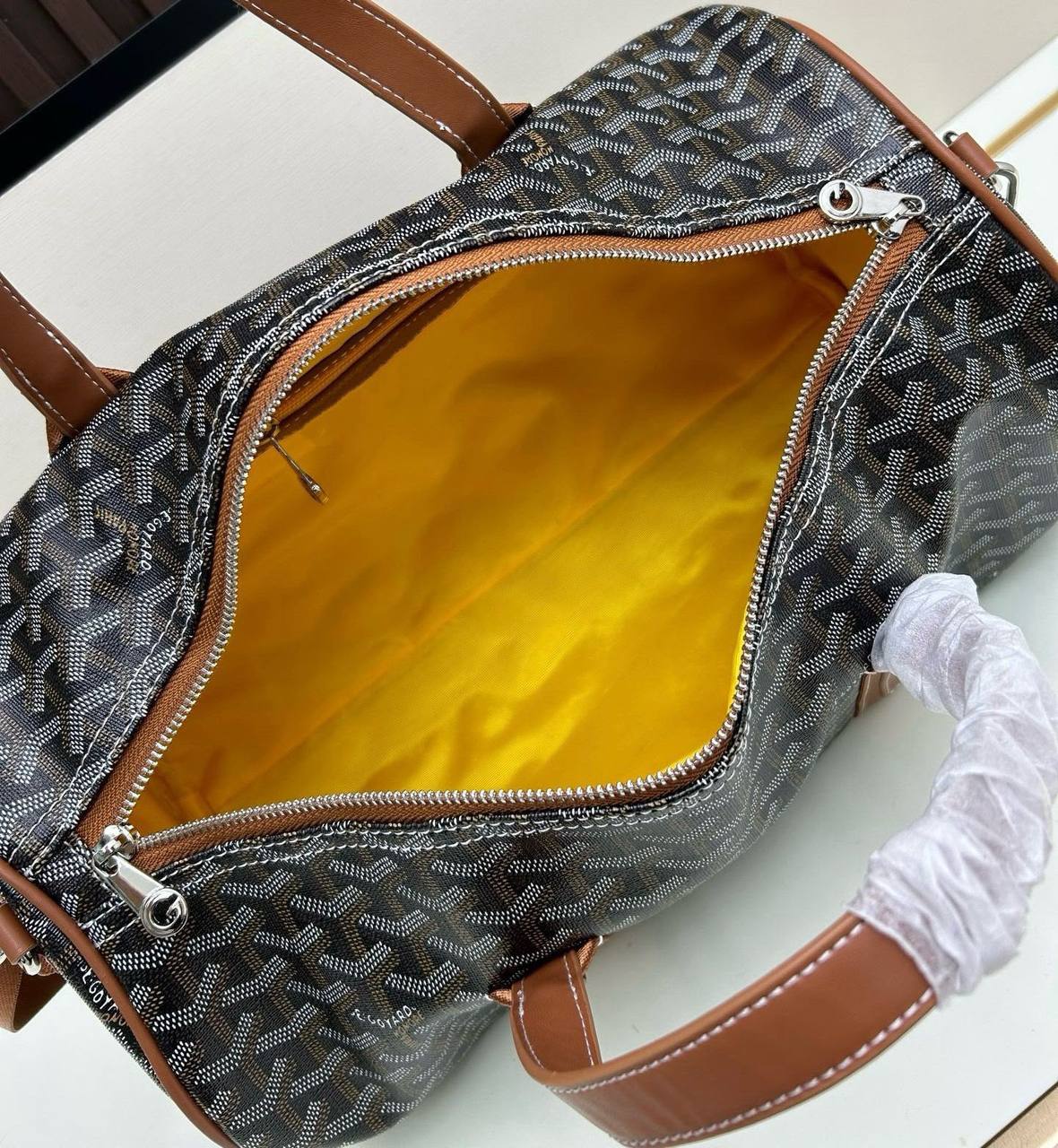 GOYARD TRAVELING BAG 
 GOOD QUALITY 
115 dhs✅
40CM

Zain295
♥️♥️♥️