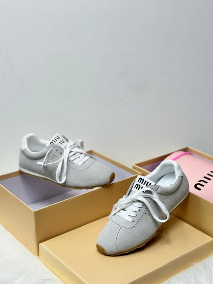 MIU MIU
Size 36-41
130 dhs🇦🇪

Zain21
♥️♥️♥️