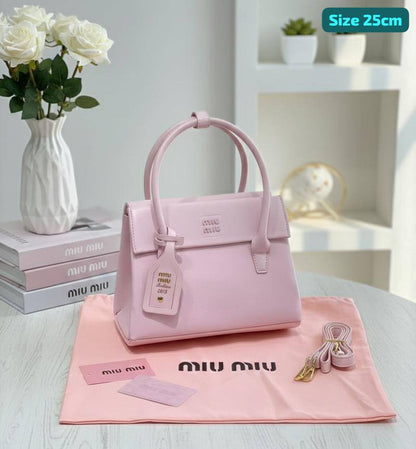 Miu Miu
Good quality 
110 dhs🪙🌨️

Zain186
♥️♥️♥️