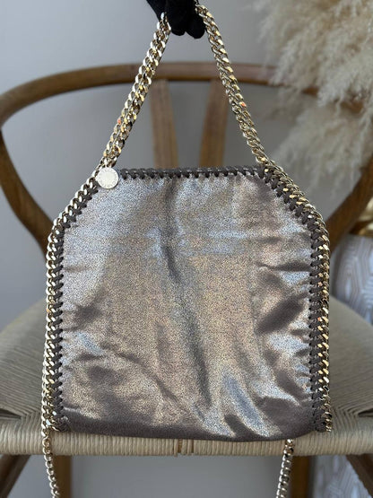 STELLA McCARTENY
25cm
350 dhs✅
Top quality

Zain167
♥️♥️♥️