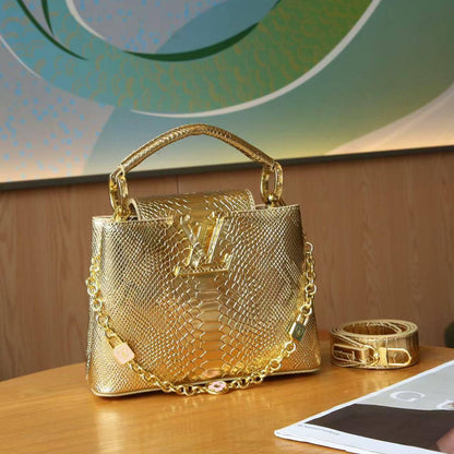LV 
High quality 
Size 21cm
120 dhs💛
With box 📦

Zain70
♥️♥️♥️