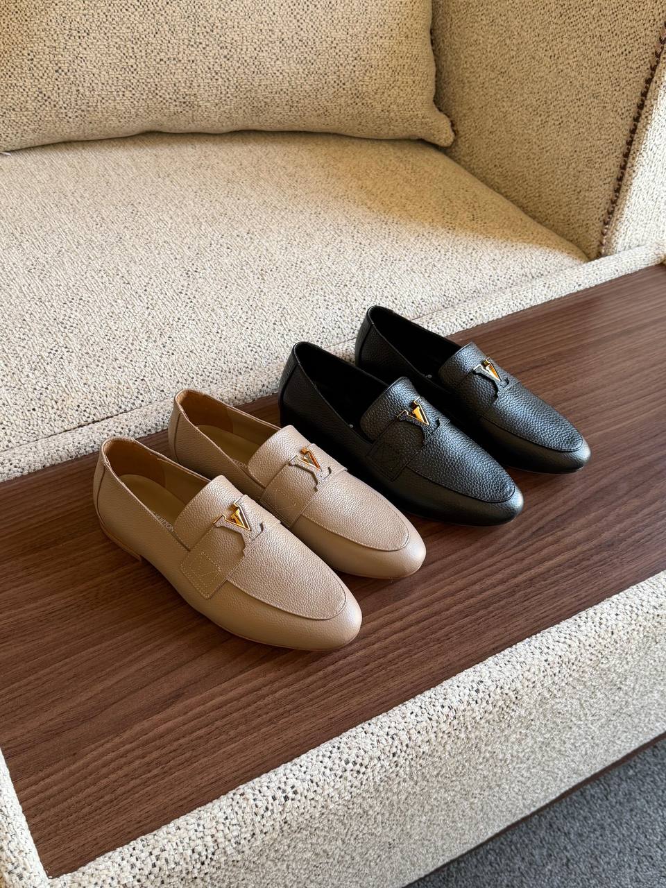 LOUIS VIITTON

SuperMaster Quality 💯
500 dhs🇦🇪🇦🇪

Size: 36-41💥

Zain171
♥️♥️♥️
