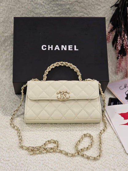 Chanel
Master
         19Cm
250 dhs👑

Zain131
♥️♥️♥️