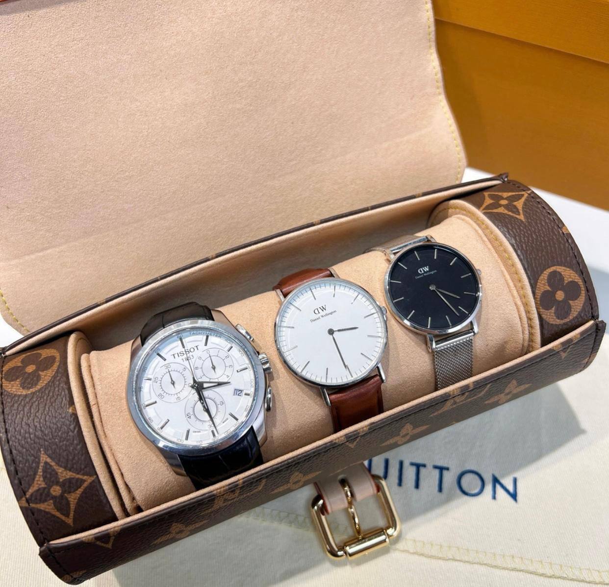 LOUIS VUITTON ✨💕✨
New collection ✨✨✨
SuperMaster Quality 🔥🔥
Available Now ❤️❤️❤️
For Price 👇 WTSP Text Zain 0568585901

Zain252
♥️♥️♥️