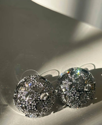 Chanel Earrings* 💎
Master quality 🎉

45 dhs❤️
normal box 📦

Zain48
♥️♥️♥️