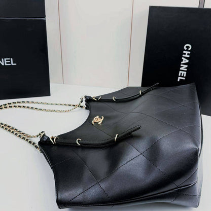 CHANEL 

COPY ONE 

NEW CAME 

170 dhs🇦🇪🇦🇪

Zain39
♥️♥️♥️