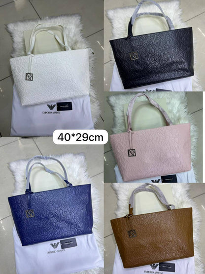❤️ Emporio Armani Tote
1⃣️ First quality
Size: 40 * 29 cm
90 dhs🇦🇪🇦🇪

Zain115
♥️♥️♥️