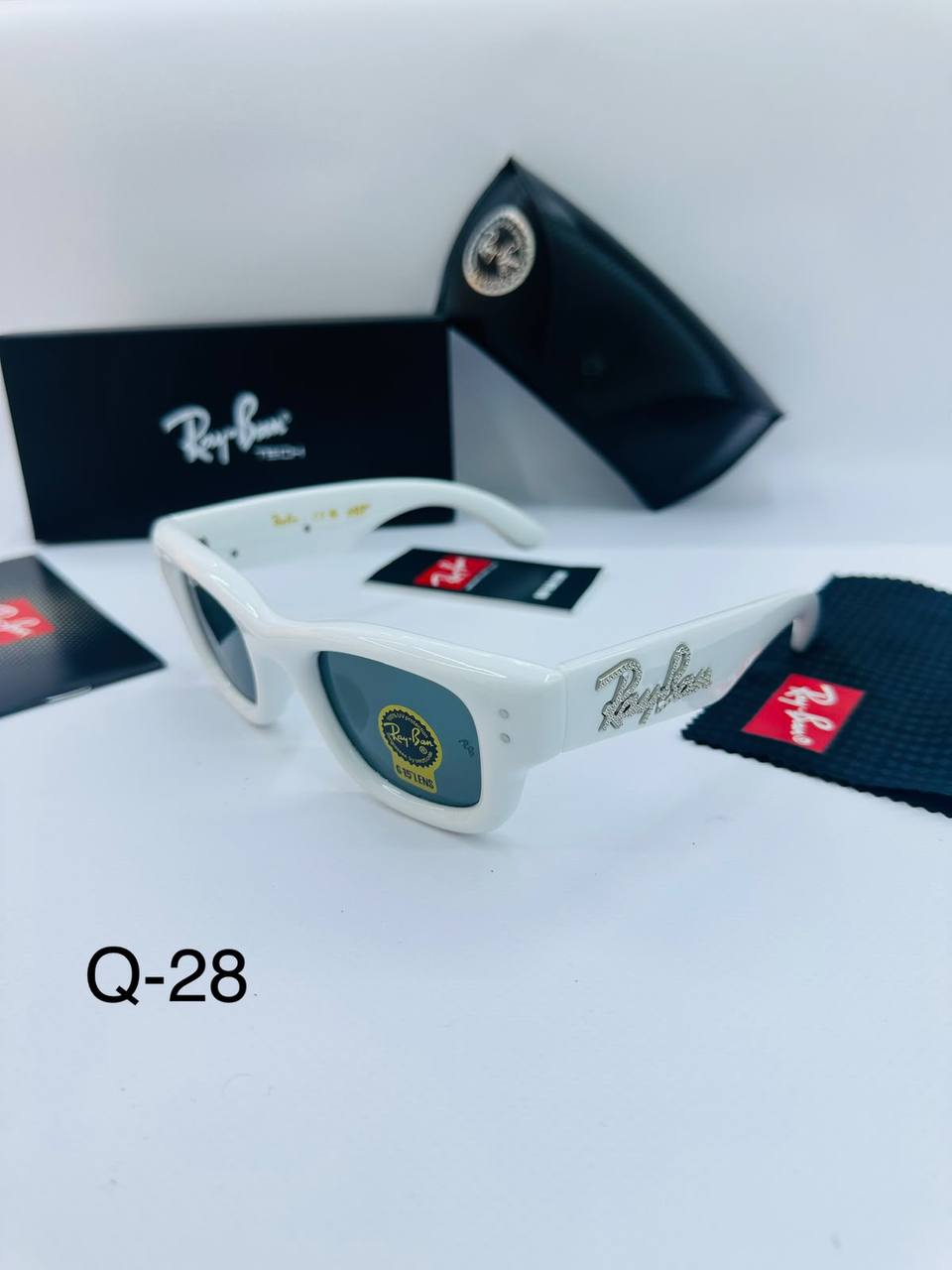 Sunglasses 🕶️*
New stock 💥
good quality 💯
Copy one 1️⃣ 
With master box 🗃️ 
50 dhs💛

Zain216
♥️♥️♥️
