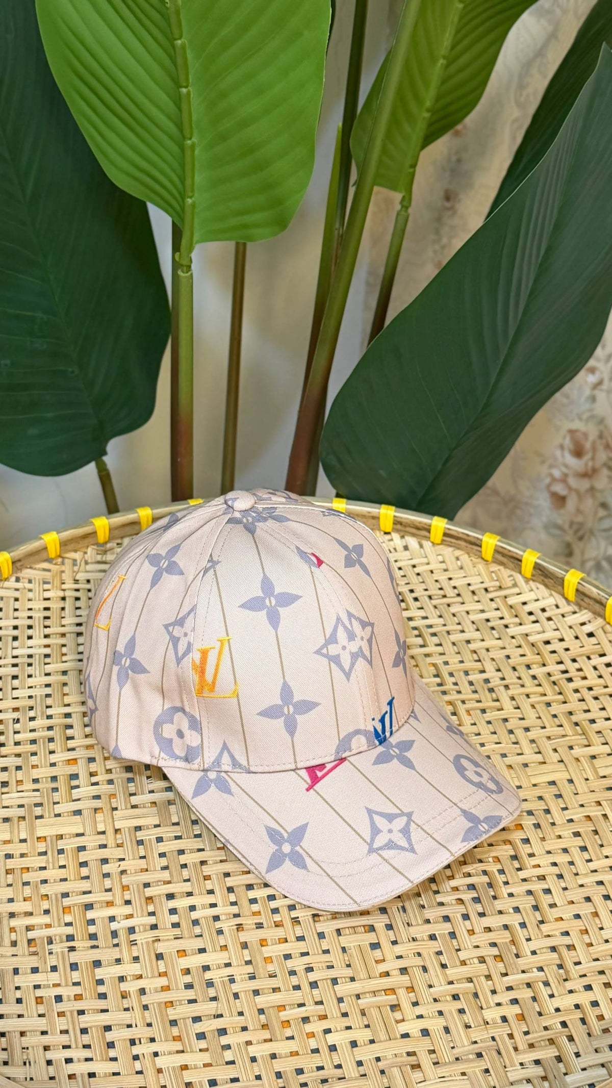 LV CAP

VVIP QUALITY

180 dhs🇦🇪🇦🇪

Zain281
♥️♥️♥️