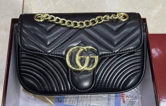 Gucci
GOOD QUALITY 💯
with box
🎁🎁🎁

90 dhs🪙💚
Size 22 cm ✌️

Zain269
♥️♥️♥️