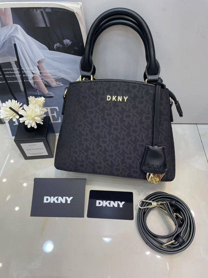 DKNY
100 dhs✅

size：22cm
Good-quality 

with box
🎁🎁🎁

Zain35
♥️♥️♥️