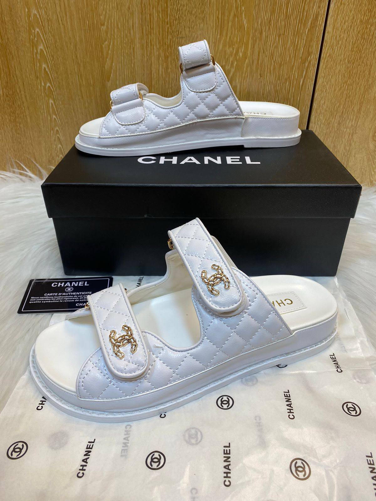 Chanel 

Slipper, New Arrived 

Size 36 To 41
120 dhs🇦🇪🇦🇪

Zain16
Zain120
♥️♥️♥️