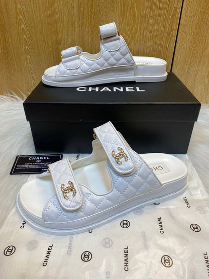 Chanel 

Slipper, New Arrived 

Size 36 To 41
120 dhs🇦🇪🇦🇪

Zain16
Zain120
♥️♥️♥️