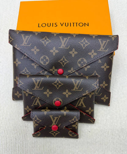 LV     3-piece set

Size  26cm/16/10

With box
80 dhs🇦🇪🇦🇪

Zain04
♥️♥️♥️
