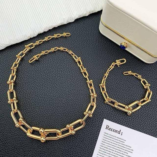 *TIFFANY* _Set_
     _Necklace_
     _Bracelet_
280 dhs🪙🌨️
         _With_
*Good Box* 📦
*Master Quality*✨✅

Zain89
♥️♥️♥️
