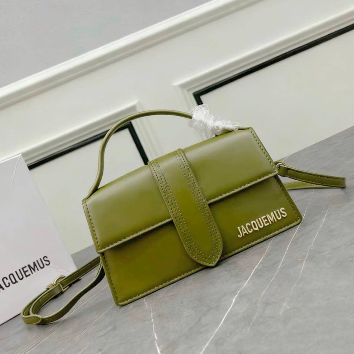 JACQUEMUS 

COPY ONE 

RESTOCK 

WITH BOX 

BIG SIZE  220 DHS……
(Leather)

Zain295
♥️♥️♥️♥️
