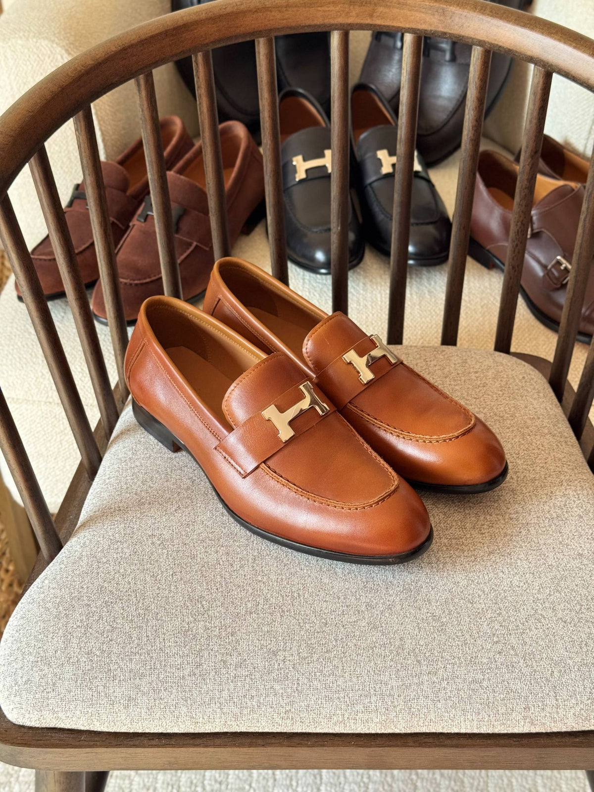 Hermes LOAFER 

VIP QUALITY 

SIZE: 40 TO 46 

630 dhs🇦🇪🇦🇪

Zain185
♥️♥️♥️