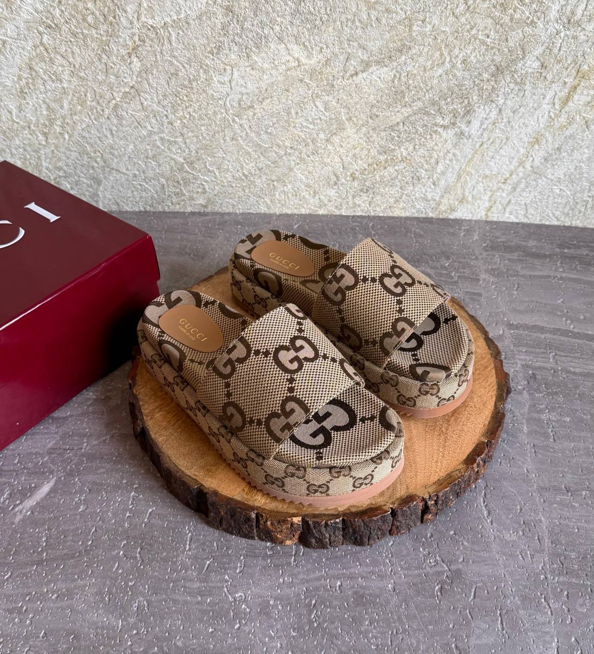 GUCCI 
SuperMaster Quality 💯
550 dhs🇦🇪🇦🇪 only big & high Heel
450 dhs🇦🇪🇦🇪 other 

Size: 36-41💥

Zain171
♥️♥️♥️
